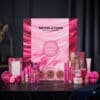 Revolution Adventskalender 2026 Box mit ausgerichtetem Sortiment
