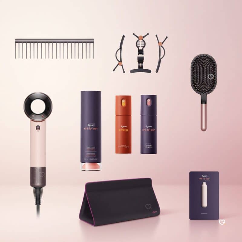 Alle Produkte des Dyson Adventskalender 2026: Kamm, Clips, Buerste, Sprays und Foehn