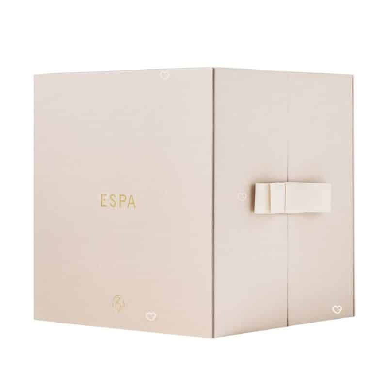 ESPA Adventskalender 2026 geschlossene Box in Creme mit Goldakzenten