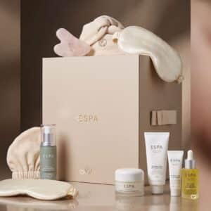 ESPA Adventskalender 2026 mit Rosenquarz-Gua-Sha und Seidenschlafmaske