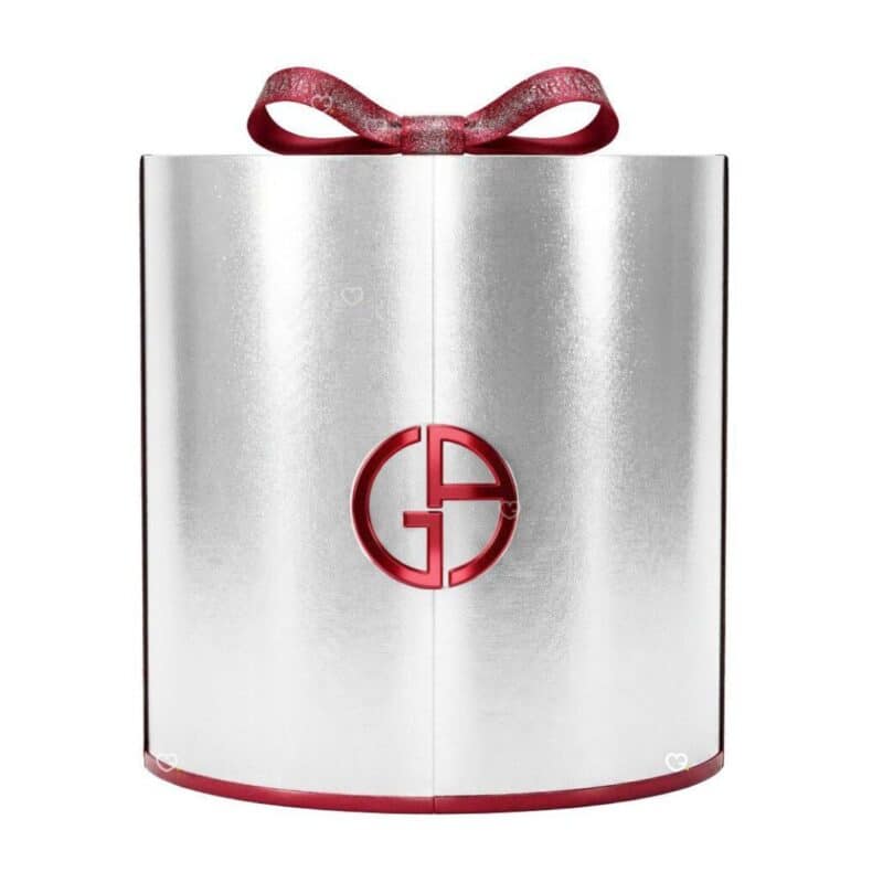 Giorgio Armani Adventskalender 2026 Glamorous Winter Escape, geschlossene silberrote Panettone-Box