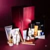 Niche-Beauty Adventskalender 2026 geoeffnet mit Beauty-Produkten in Szene