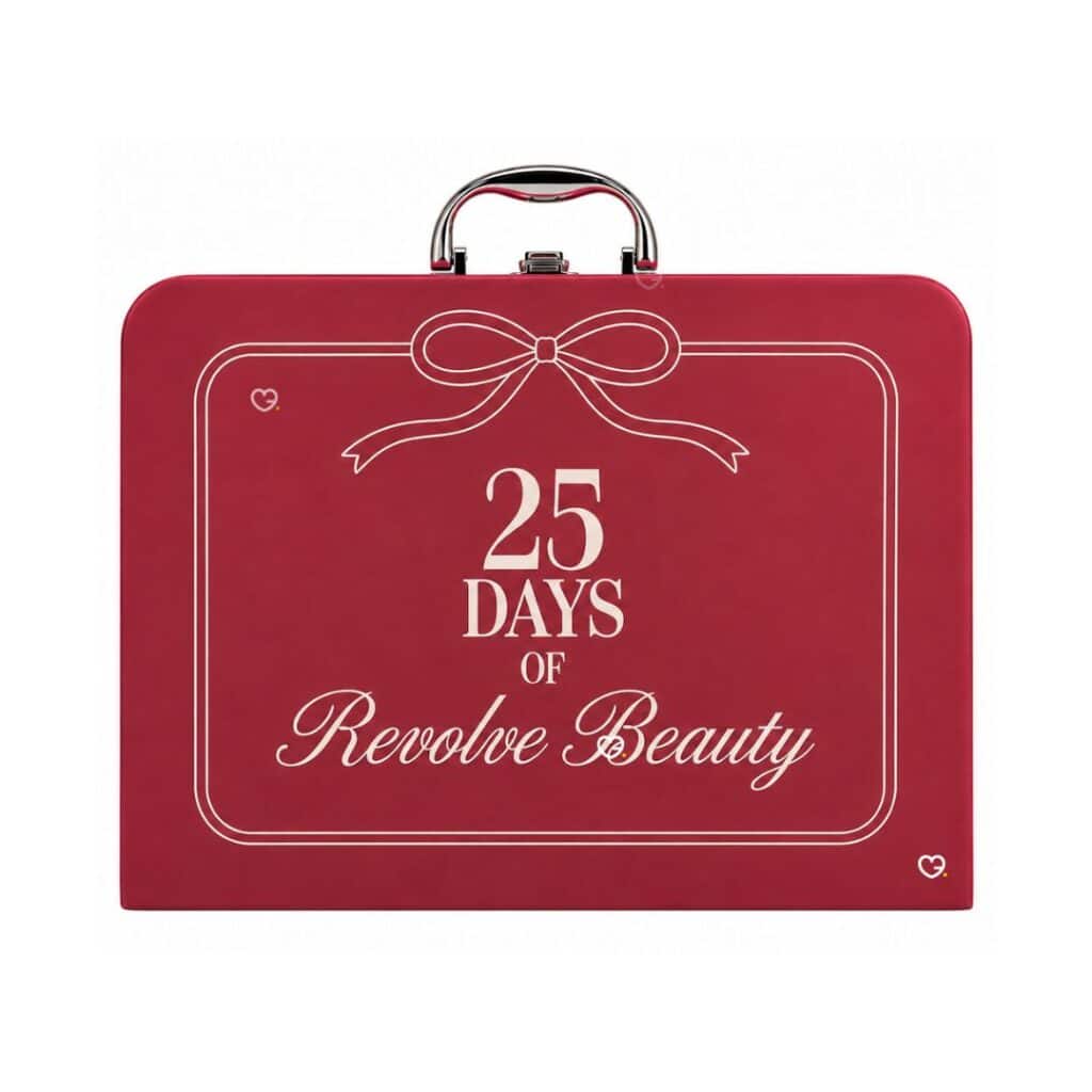 Revolve Adventskalender 2026, roter Koffer 25 Days of Revolve Beauty, geschlossen