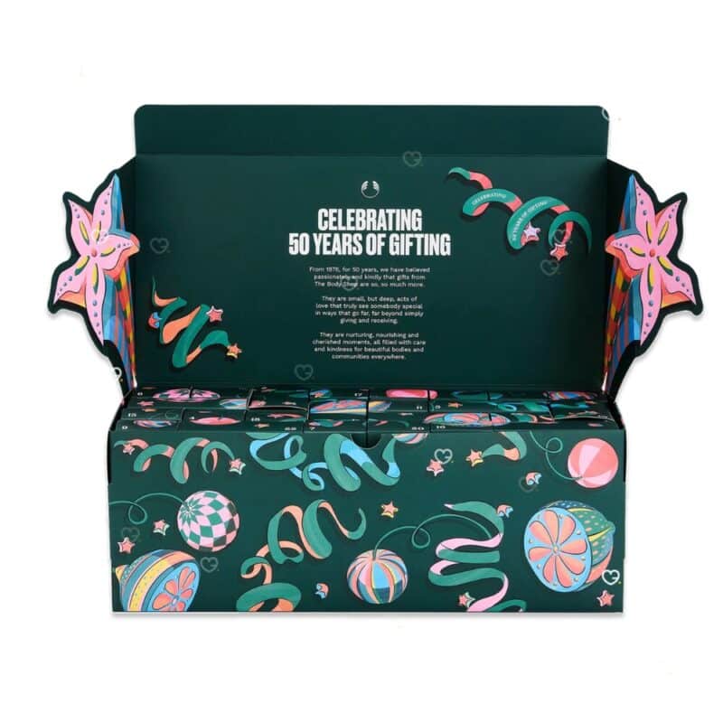 The Body Shop Adventskalender 2026 geöffnet mit Aufschrift Celebrating 50 Years of Gifting