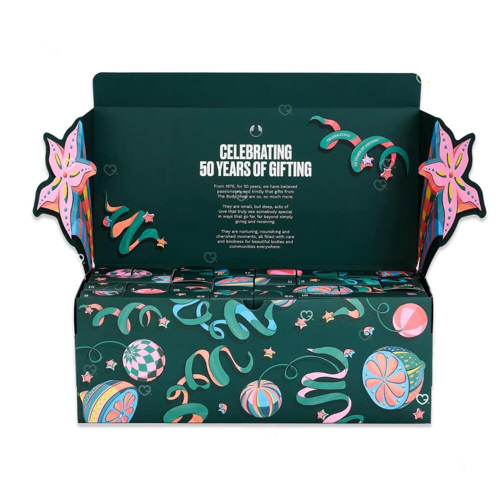 The Body Shop Adventskalender 2026 geöffnet mit Aufschrift Celebrating 50 Years of Gifting