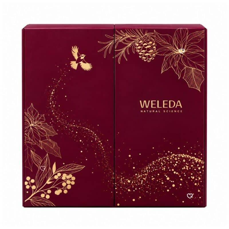 Weleda Adventskalender 2026 geschlossene Box mit Winterwald-Motiv vor weißem Hintergrund