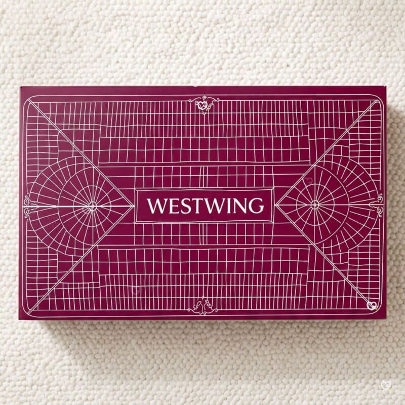 Deckel des Westwing Adventskalenders 2026 mit Westwing-Logo