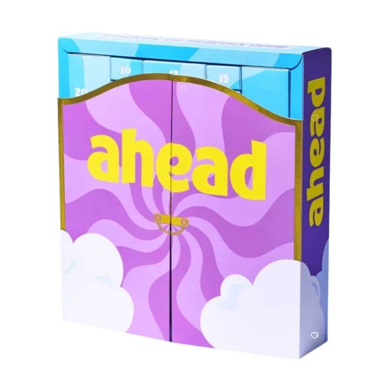 ahead Wonderland Adventskalender 2026, geschlossene Verpackung vor weissem Hintergrund