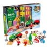 Brio Adventskalender 2026 alle Figuren, Lok und Schienen vor der Packung