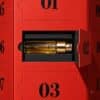 Scento Parfum Adventskalender 2026 Nahaufnahme eines geöffneten roten Türchens mit goldenem Decant