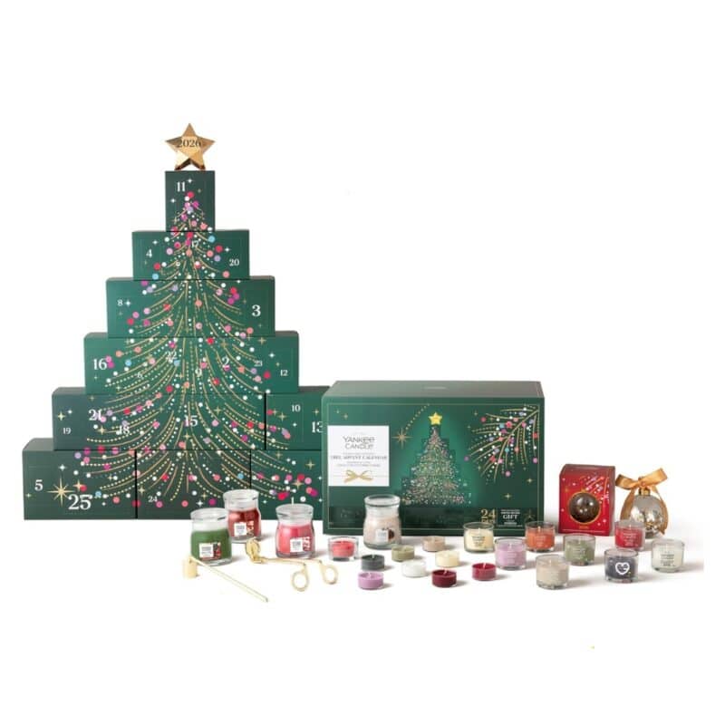 Yankee Candle Baum Adventskalender 2026, aufgebauter Baum neben der Verpackung