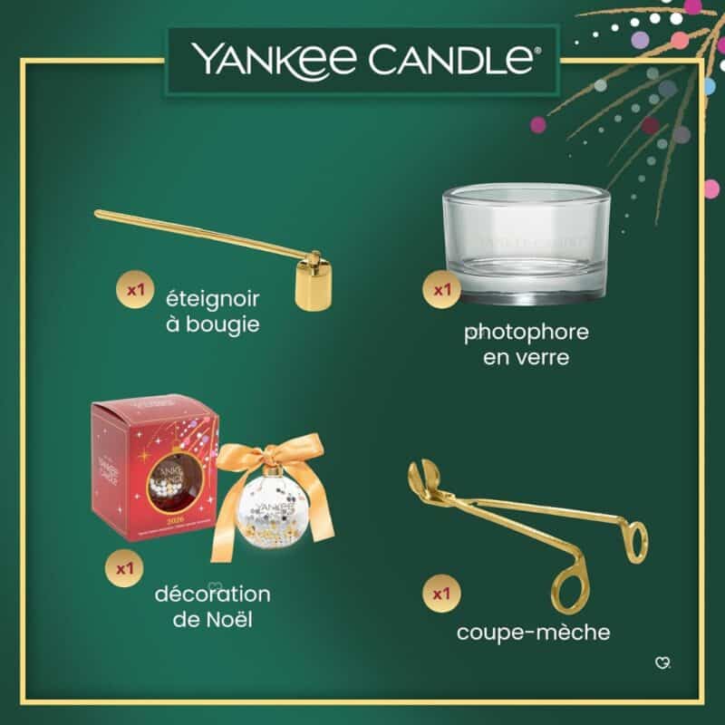 Die vier Accessoires des Yankee Candle Baum Adventskalenders 2026: Glashalter, Kerzenlöscher, Dochtschere und Weihnachtskugel
